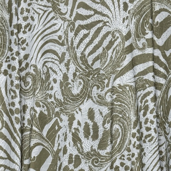 CD Daniels 1X Top Shirt Green Animal Print 3/4 Sleeve Scoop Neck Stretch Texture - Picture 2 of 6